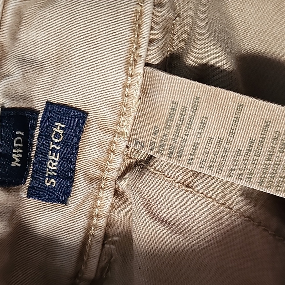 💋 American Eagle stretch Midi Shorts 💋 - Picture 4 of 5